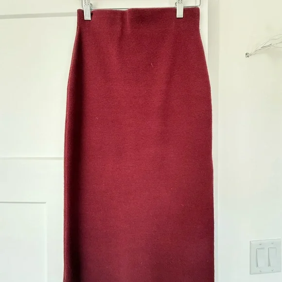 Express cardigan and skirt set - Picture 4 of 6